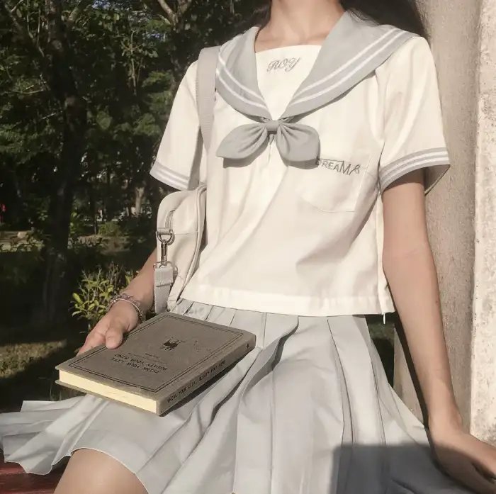 街头小吃摊封面